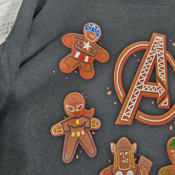 Marvel Avengers Christmas Gingerbread Cookie T-shirt Women's Sz 6X Black Tee - Picture 3 of 9